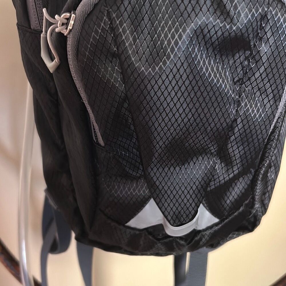 Hydration Backpack - Picture 3 of 7